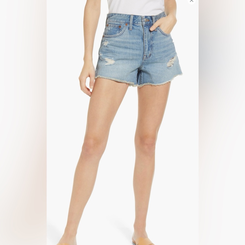 Madewell The Mom Jean shorts size 26 cut‎ off distressed casual medium wash
